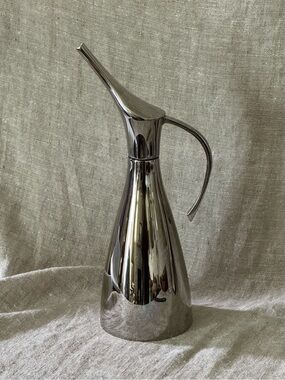 large Curtis Stone 24oz Go With the Flow stainless steel oil can